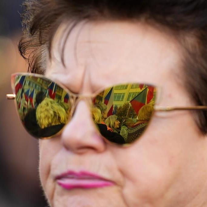 Czechs rally to demand resignation of pro-Western government